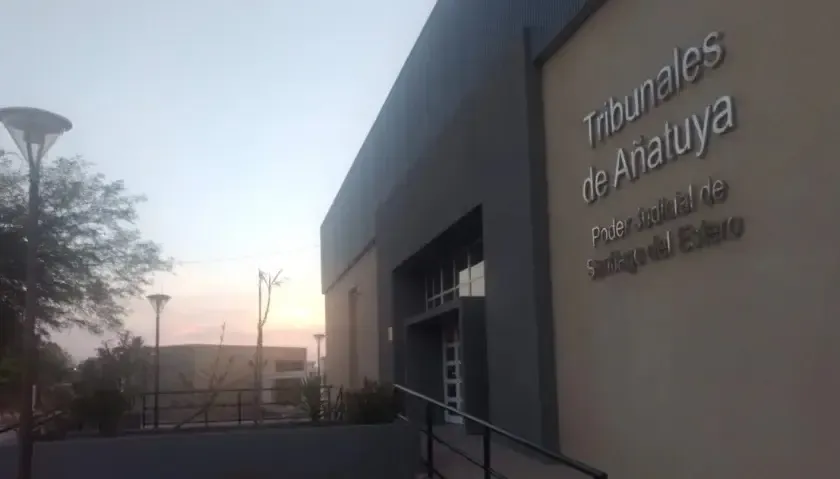Córdoba: una nena de 4 años y su abuelo murieron en un impactante choque frontal