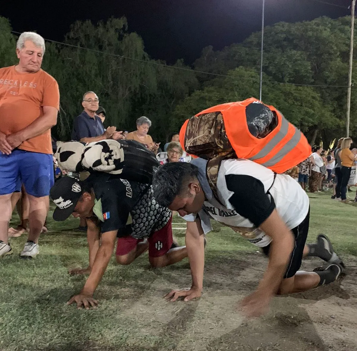 Crearon una descomunal camiseta de Messi: la levantarán en helicóptero para trasladarla a Rosario