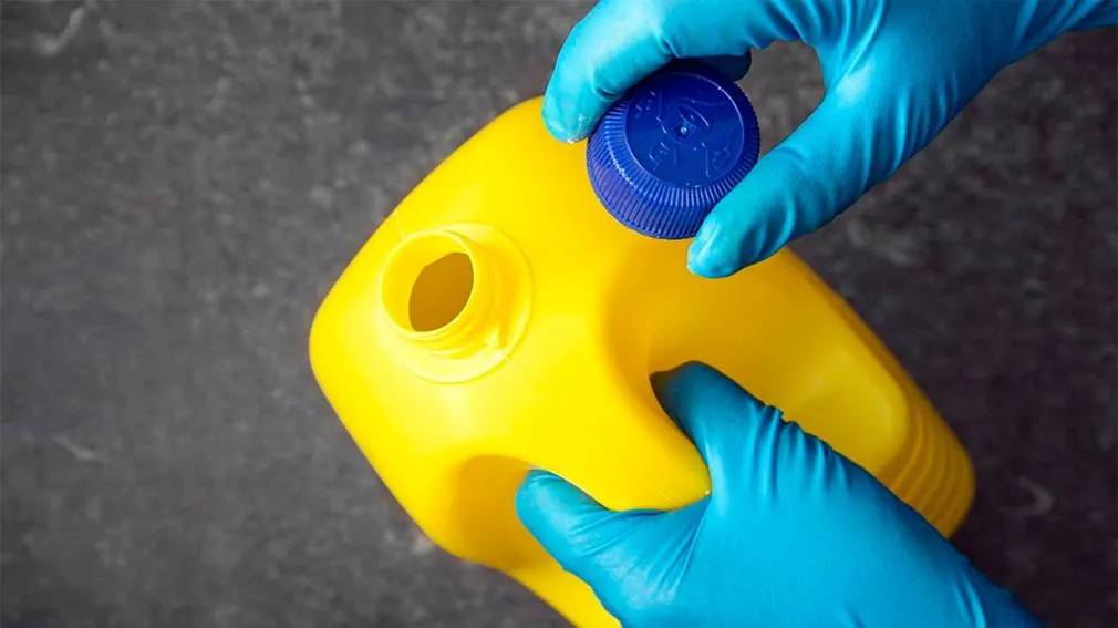 Cuál es el truco de limpieza casero para dejar tus ojotas como nuevas