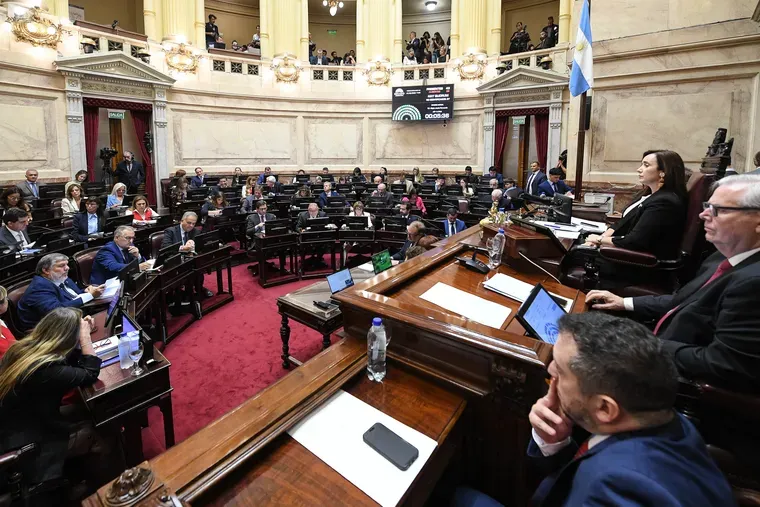 Cuánto aumentarán las jubilaciones, AUH y otras asignaciones en Abril