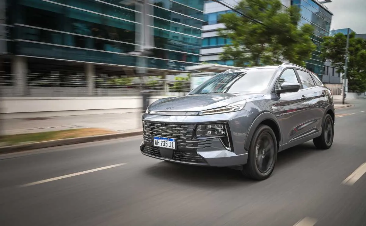 Cuesta 33.900 dólares y tiene 310 CV: el SUV híbrido que busca complicar al Ford Territory