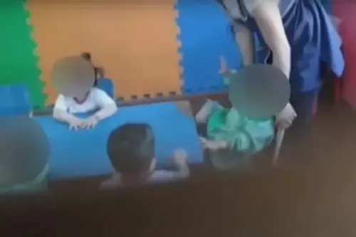 “¡Dale, rompele la cara!”: la feroz pelea entre madres y alumnas a la salida de un colegio que se viralizó