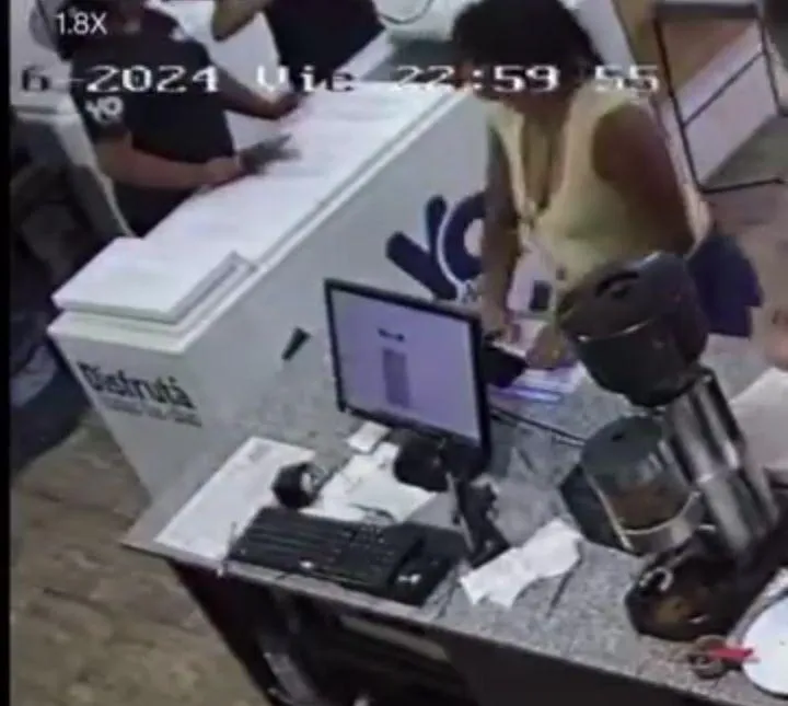 Daniela Celis rapó a sus gemelas y mostró qué hizo con el pelo de cada una