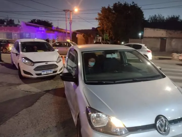 De que se trata el modo avión y qué ocurre si no se lo activa en un vuelo