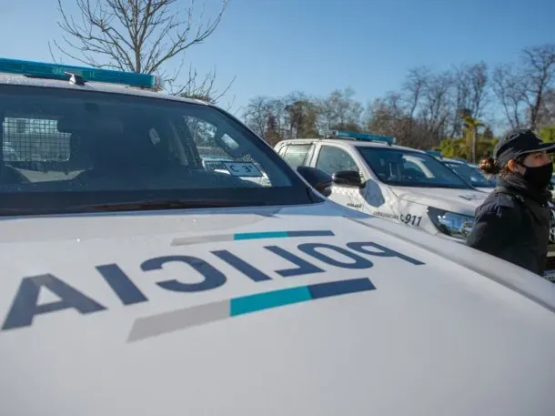 Dejó la camioneta en el lavadero y se la chocaron