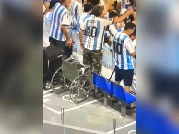 Denuncian que Intendente les retiene el sueldo
