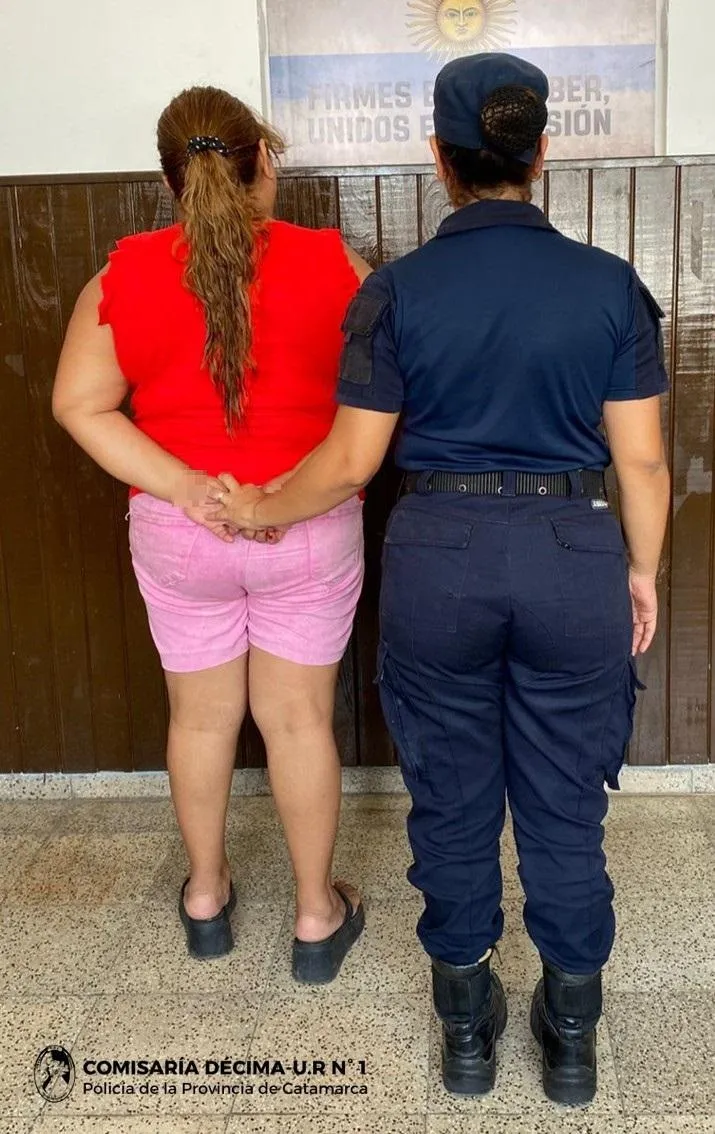 Denunció que su hija fue atacada por jóvenes disfrazados de animales: “Un therian le mordió el tobillo”