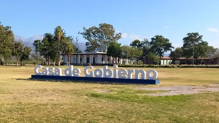 Derivaron de urgencia en el avión sanitario a un bebé recién nacido