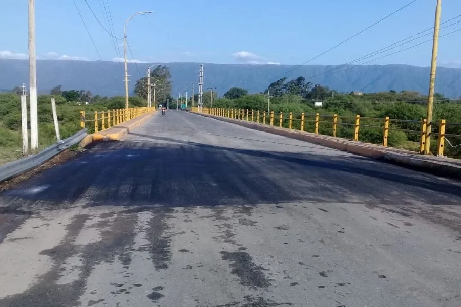 Derrapó en una moto y resultó lesionado