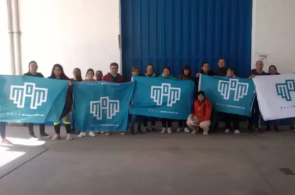 Descubren que mucho tiempo frente a pantallas le hace esto al cerebro de los niños