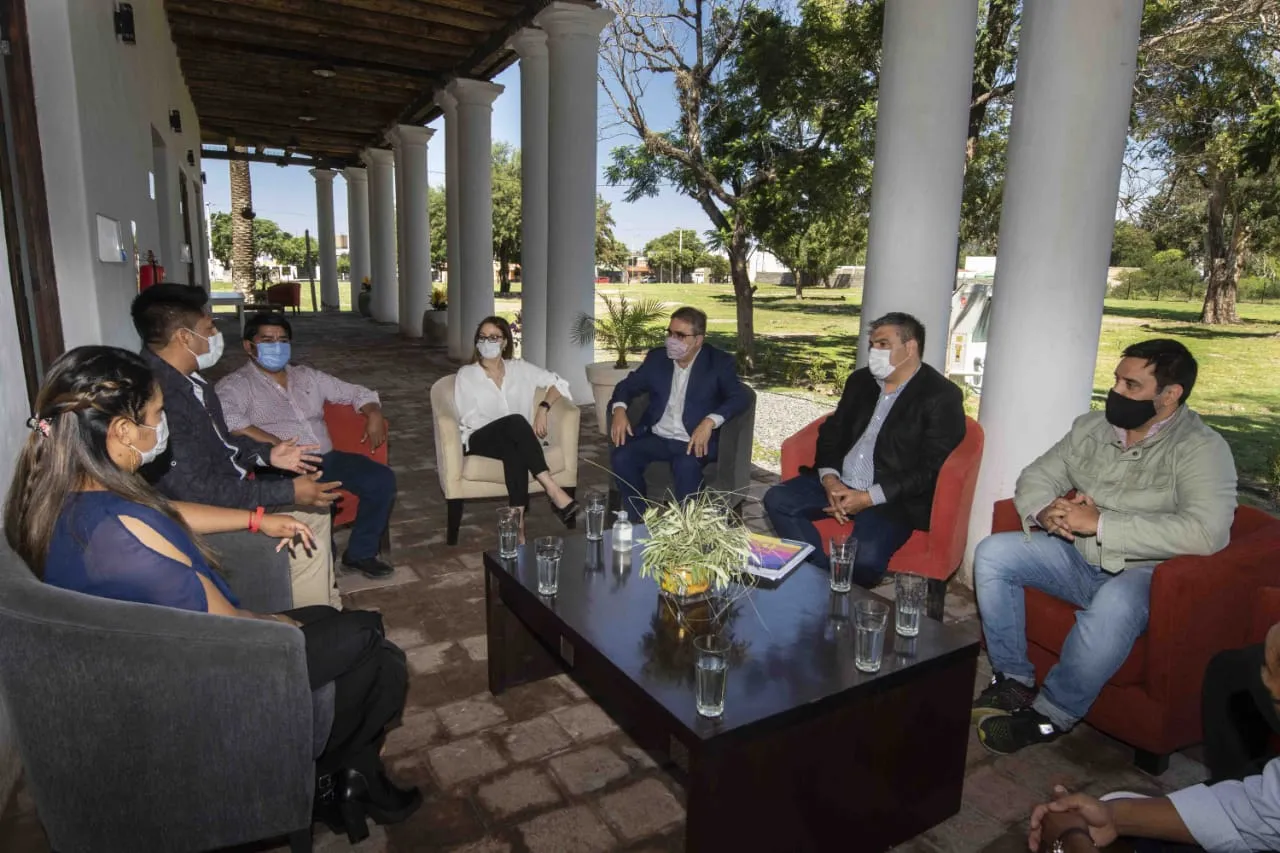 Desde el Ministro para abajo, todos se esconden