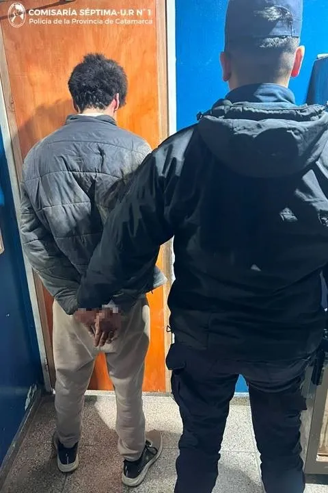 Despertarse antes de que suene la alarma: qué dice la psicología sobre este hábito