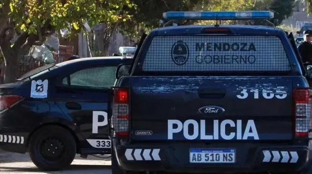 Detuvieron a una docente por abusar de un alumno de 15 años dentro de un placard del colegio