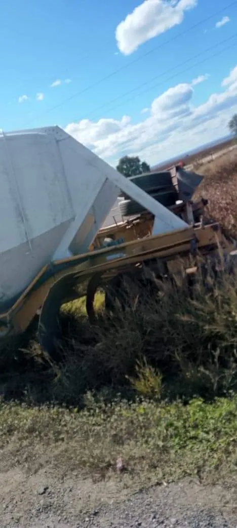 Dos motocicletas colisionaron y una mujer resultó lesionada