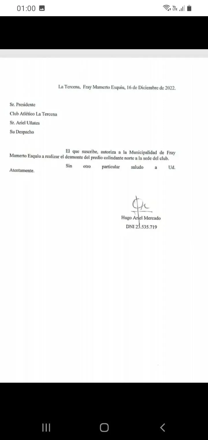 Dos personas resultaron lesionadas tras derrapar en su motocicleta