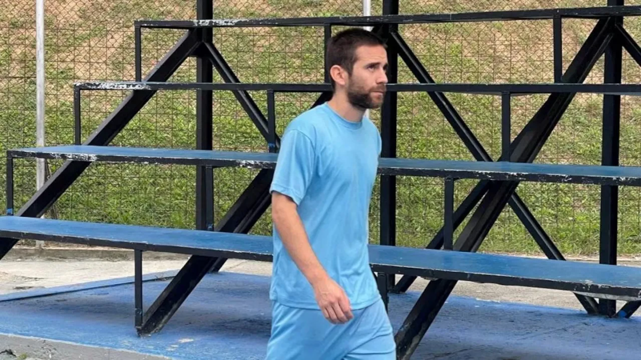 Efectivos policiales trasladaron a una persona al Servicio Penitenciario Provincial