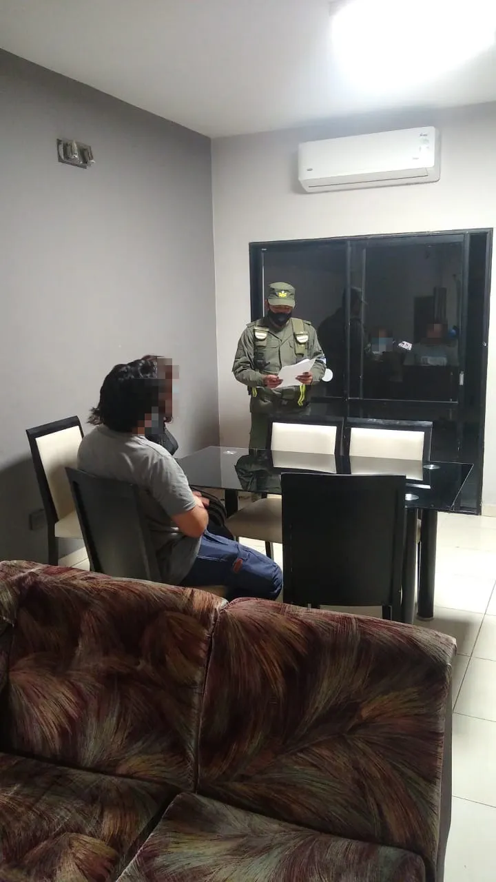 El albañil que llora por pasar su cumpleaños en soledad se hizo viral