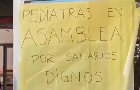 El Dibu Martínez lo hizo de nuevo: tremenda atajada sobre la hora para salvar el triunfo del Aston Villa
