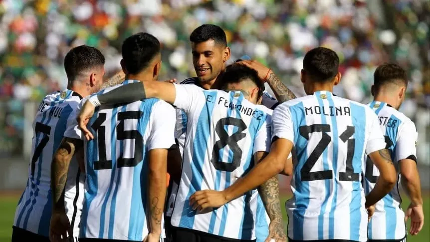 El dueño de Forbes dice que Milei es el cambio que necesita la Argentina y cuestiona a los medios que lo critican