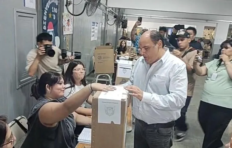 El Gobernador junto al equipo de gobierno analizaron proyectos y plan de obras a desarrollar