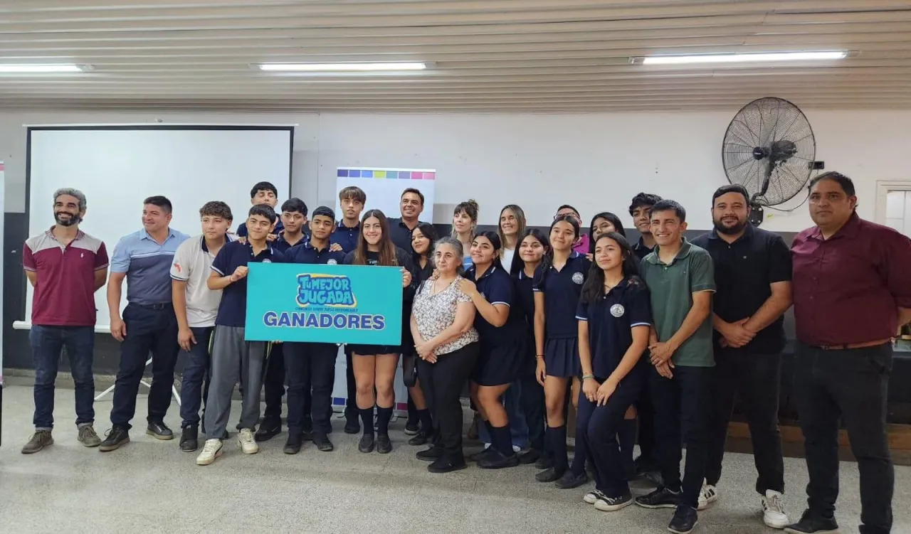 El Gobernador recorrió Recreo y destacó la primera exportación de carbón producido en Catamarca