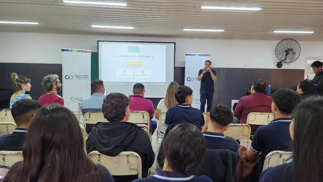 El Gobernador recorrió Recreo y destacó la primera exportación de carbón producido en Catamarca
