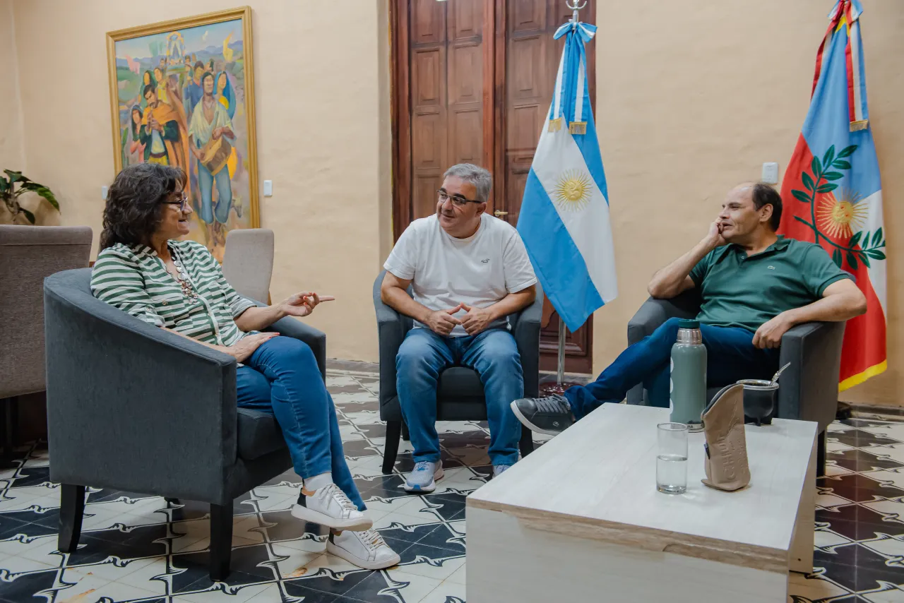 El Gobierno de Jalil puso 66 millones de dólares en plazo fijo y durante la campaña vendió 25 millones