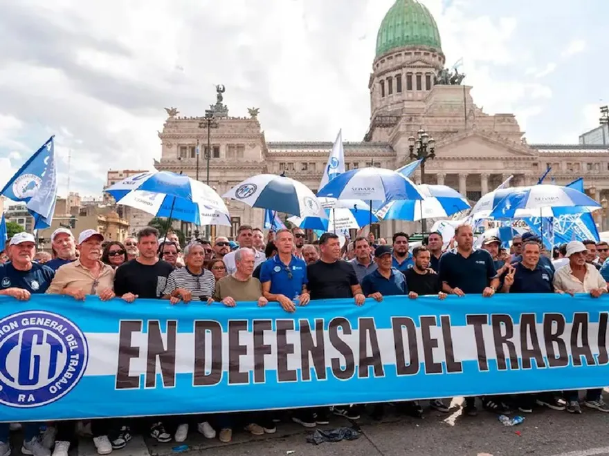 El Gobierno les descontará el día a los estatales que se adhieran al paro nacional contra la reforma laboral