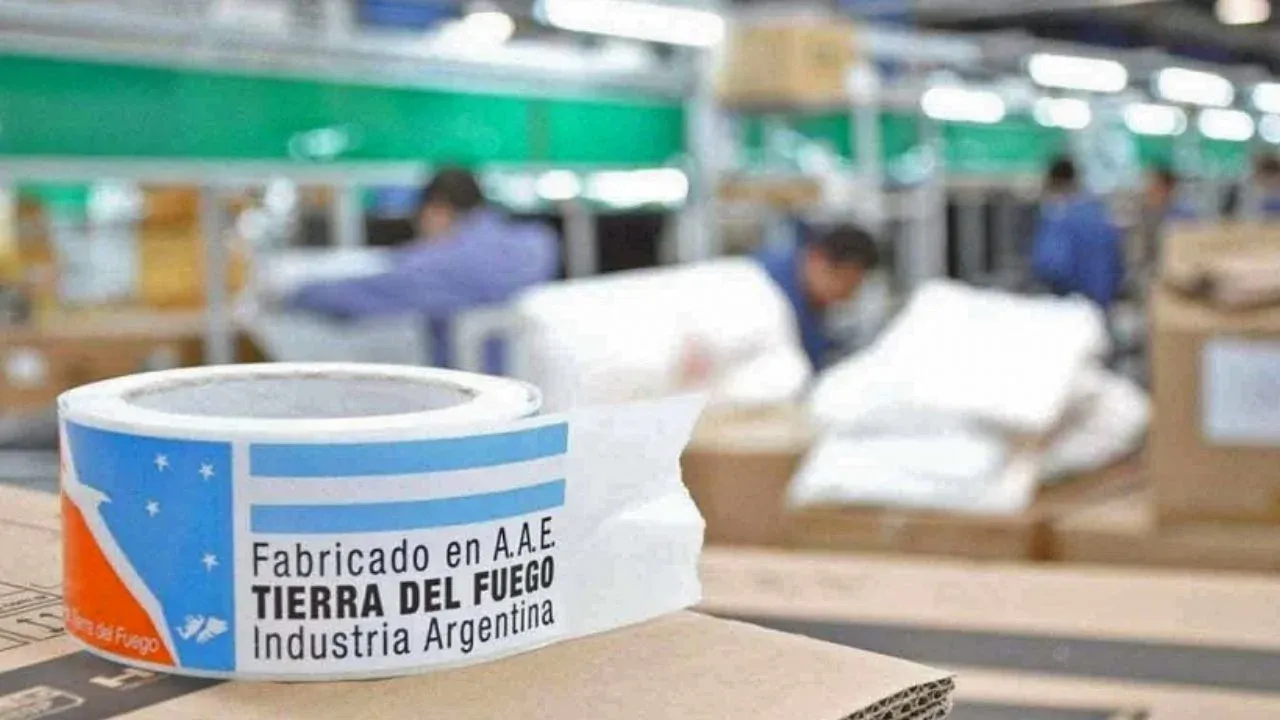 El Gobierno oficializó hoy la baja de aranceles para la importación de teléfonos celulares