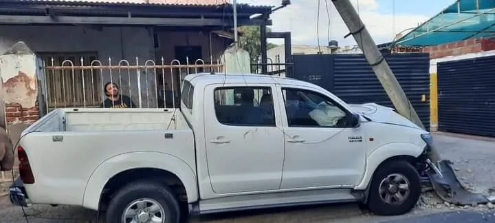 El hermoso gesto de un policía con una madre y su hijo en situación de calle