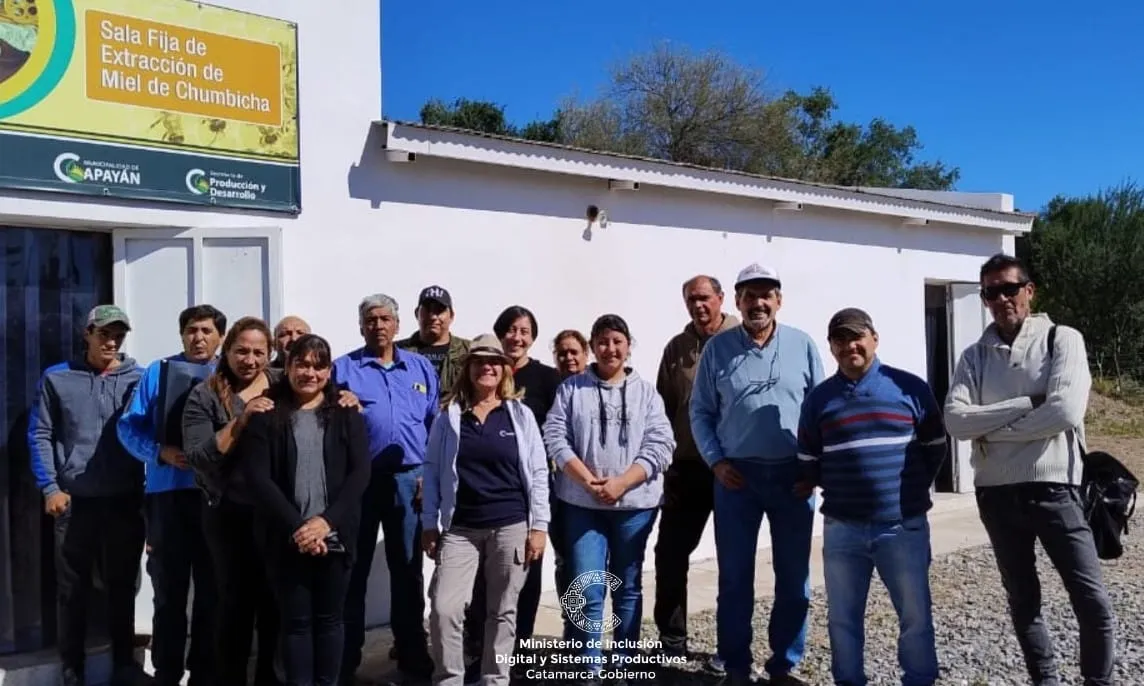 El hijo de María Amuchástegui habló por primera vez del bullying que recibió su madre