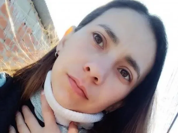 El llamativo look de L-Gante desayunando champagne en Mar del Plata