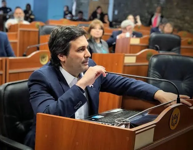 El municipio capitalino puso en marcha el plan de castración móvil y censo animal en Valle Chico