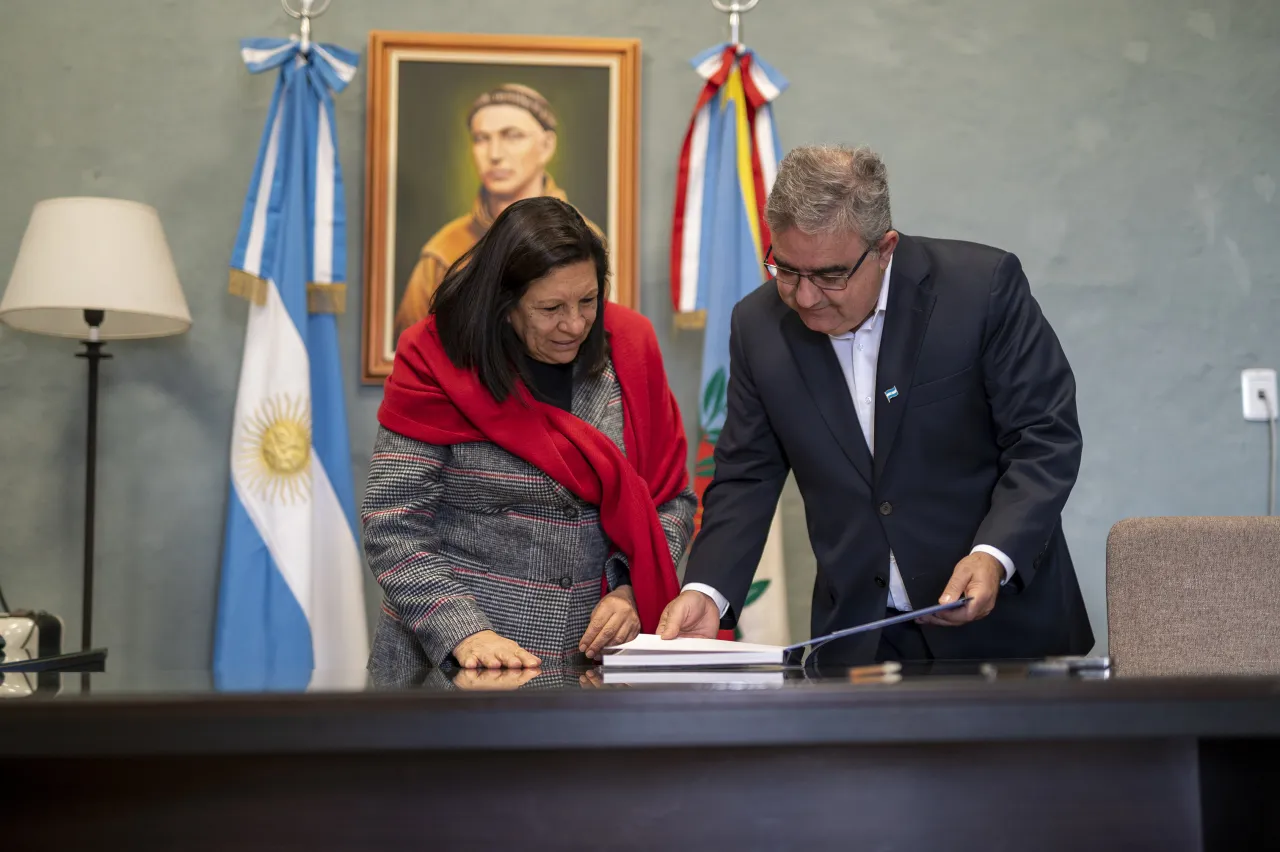 El picante chat de Josefina Pouso y una amiga burlándose de la ex de Jorge Rial
