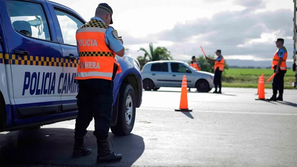 El tránsito estaba cortado por el choque fatal, pararon, los chocó un motociclista y murió en el acto