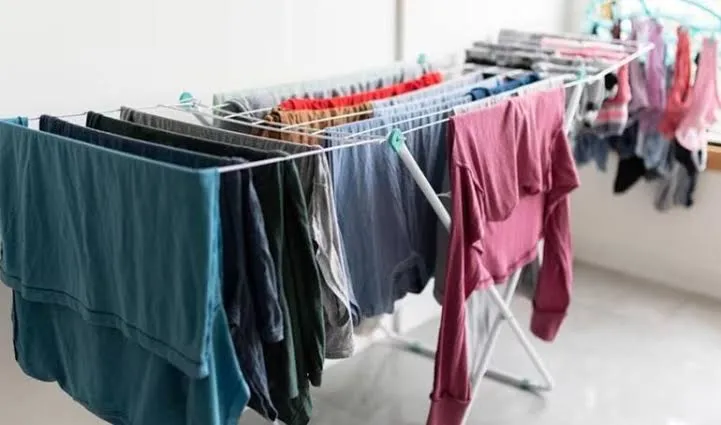 El truco para secar la ropa dentro de casa en días fríos y lluviosos