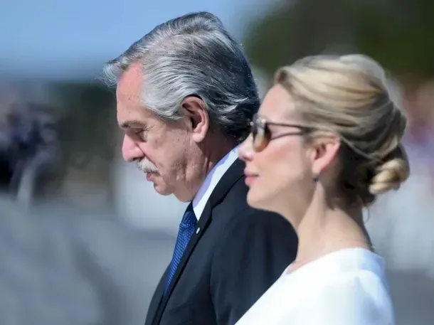 Emilia Attias publicó la foto más hot y sus seguidores fueron implacables con el Turco Naim