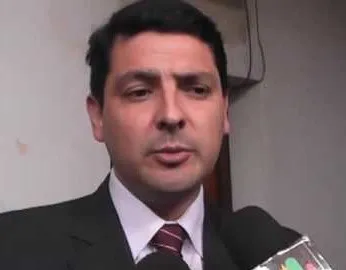 Empleada tomó agua del inodoro para mostrarle a su patrón que estaba limpio