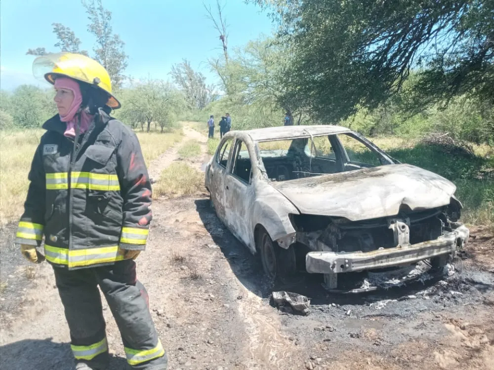 Empujó a su pareja, la hizo caer y se escondió en un descampado: la mujer debió ser hospitalizada