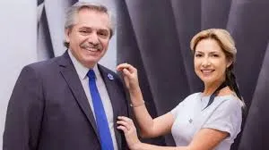 En medio del escándalo cripto, Caputo buscó tranquilizar a los mercados y ratificó el rumbo económico