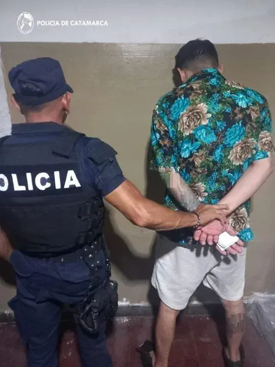 En un puesto caminero personal policial arrestó a un hombre y secuestró un automóvil