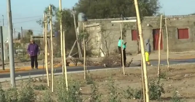 Encontraron un televisor abandonado en la vía pública