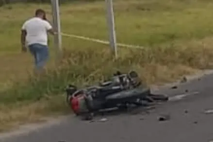 Entraron al bar, pidieron agua y terminaron robando