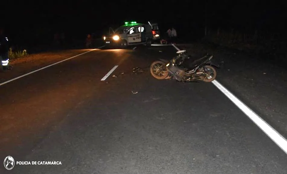 Entró a la casa de su expareja, destrozó el auto y lo golpeó
