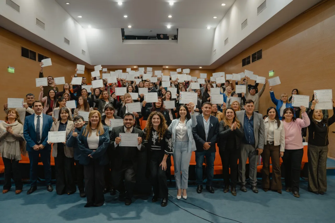 Es jubilada, votó a Milei y lanzó un polémico consejo a las personas endeudadas: "Tomá mate cocido y pan"