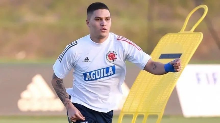 Escracharon a Felipe Solá mientras vacaciona en Costa Rica