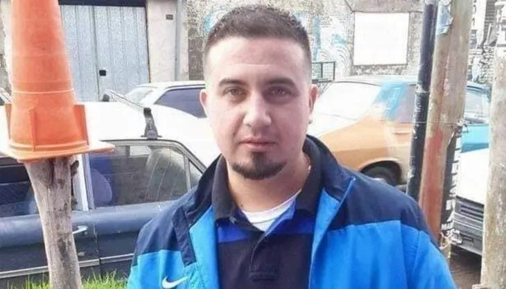 Escrachó a una heladería por culpa de la menta granizada y "lo mataron" en las redes
