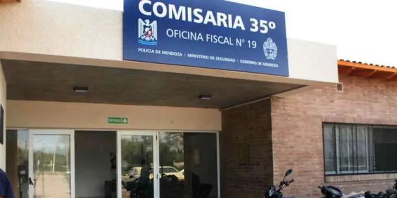 Esperaba el colectivo, sintió un dolor en el pecho y era una bala perdida