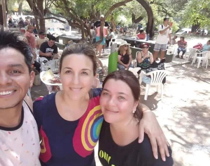 Esta es la razón por la que no deberías viajar con los pies sobre el tablero