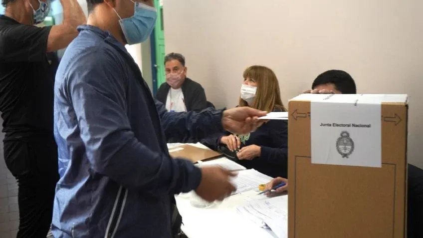 "Estoy toda chocolateada": torturó y mató a su tío por un TV